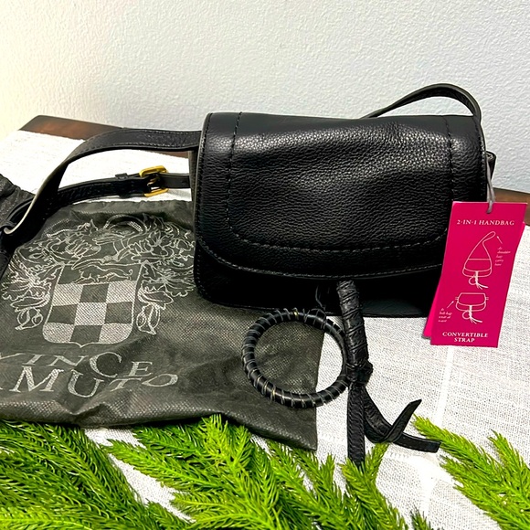 Vince Camuto Handbags - BNWT Vince Camuto Cory Leather Belt Bag in Jet Black